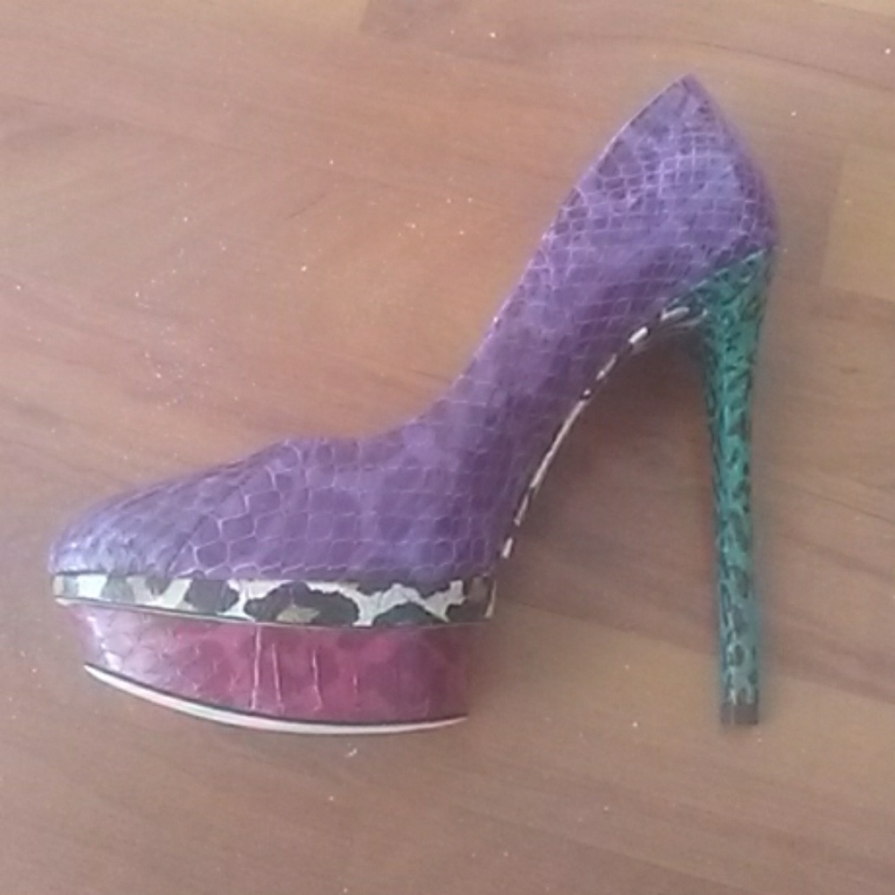 Pumps - Picture 3 of 4
